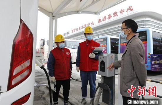  罗马中场清洗加速，姆希塔良转投土超  